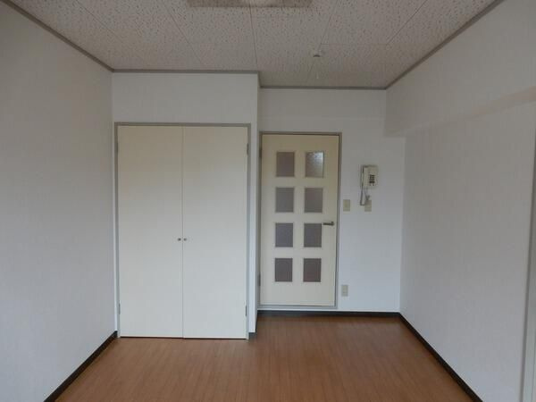 三園さえぐさマンションの居間・リビング