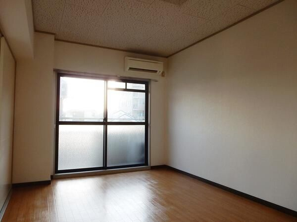 三園さえぐさマンションの寝室