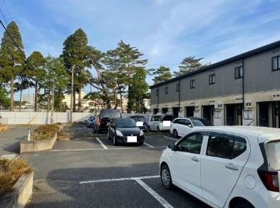 クレインヒルズの駐車場