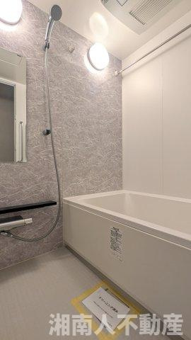 プレディア鵠沼橘ローレルコートの浴室|落ち着いた空間のお風呂です