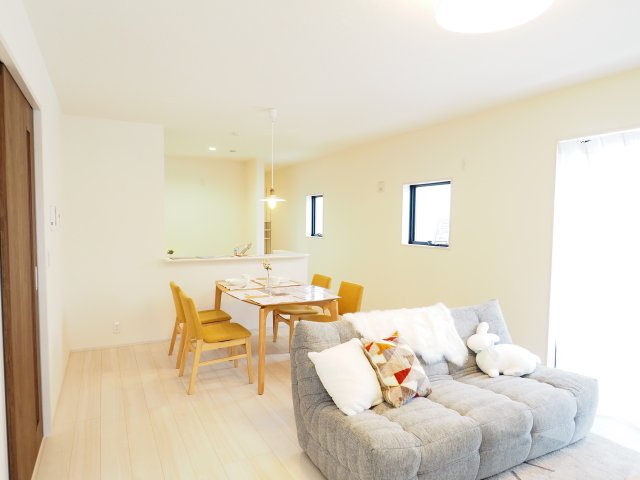 【居間・リビング】 | Livele Garden.S　野田町谷地第３　２号棟 | ★内覧予約で新米4kg★