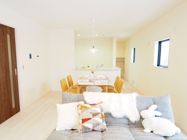 【居間・リビング】 | Livele Garden.S　野田町谷地第３　２号棟 | ★内覧予約で新米4kg★