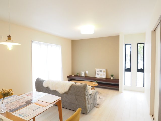 【居間・リビング】 | Livele Garden.S　野田町谷地第３　２号棟 | ★内覧予約で新米4kg★