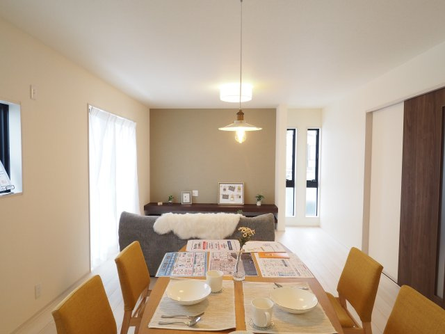 【居間・リビング】 | Livele Garden.S　野田町谷地第３　２号棟 | ★内覧予約で新米4kg★