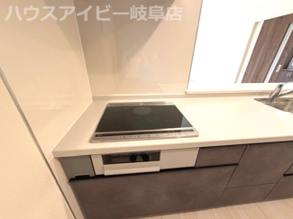 【キッチン】 | 岐阜市手力町新築建売全2棟！最寄りの駅まで徒歩10分！長森南小学校徒歩9分！お車スペース2台可能！ | 岐阜市手力町新築建売全2棟！最寄りの駅まで徒歩10分！長森南小学校徒歩9分！お車スペース2台可能！