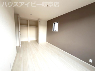 【洋室】 | 岐阜市手力町新築建売全2棟！最寄りの駅まで徒歩10分！長森南小学校徒歩9分！お車スペース2台可能！ | 岐阜市手力町新築建売全2棟！最寄りの駅まで徒歩10分！長森南小学校徒歩9分！お車スペース2台可能！