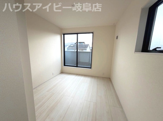【洋室】 | 岐阜市手力町新築建売全2棟！最寄りの駅まで徒歩10分！長森南小学校徒歩9分！お車スペース2台可能！ | 岐阜市手力町新築建売全2棟！最寄りの駅まで徒歩10分！長森南小学校徒歩9分！お車スペース2台可能！