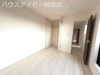 【洋室】 | 岐阜市手力町新築建売全2棟！最寄りの駅まで徒歩10分！長森南小学校徒歩9分！お車スペース2台可能！ | 岐阜市手力町新築建売全2棟！最寄りの駅まで徒歩10分！長森南小学校徒歩9分！お車スペース2台可能！