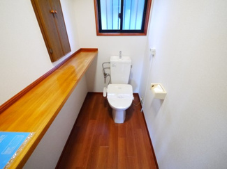 【トイレ】 | 八街市八街ろ　中古戸建 | 内外リフォーム済み令和7年9月  オール電化・太陽光発電 上下水 スーパーセイミヤ徒歩約7分