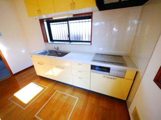 【キッチン】 | 八街市八街ろ　中古戸建 | 内外リフォーム済み令和7年9月  オール電化・太陽光発電 上下水 スーパーセイミヤ徒歩約7分