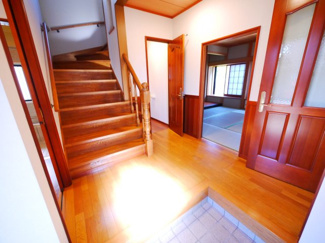 【玄関】 | 八街市八街ろ　中古戸建 | 内外リフォーム済み令和7年9月  オール電化・太陽光発電 上下水 スーパーセイミヤ徒歩約7分