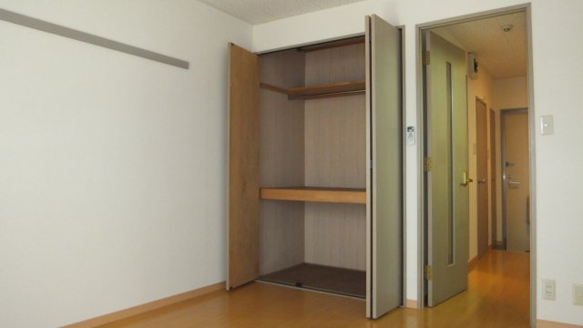 リッツコート西船橋の居間・リビング|光ファイバー対応しております