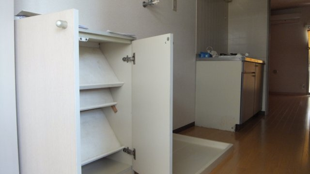 リッツコート西船橋の玄関|シューズボックスあり