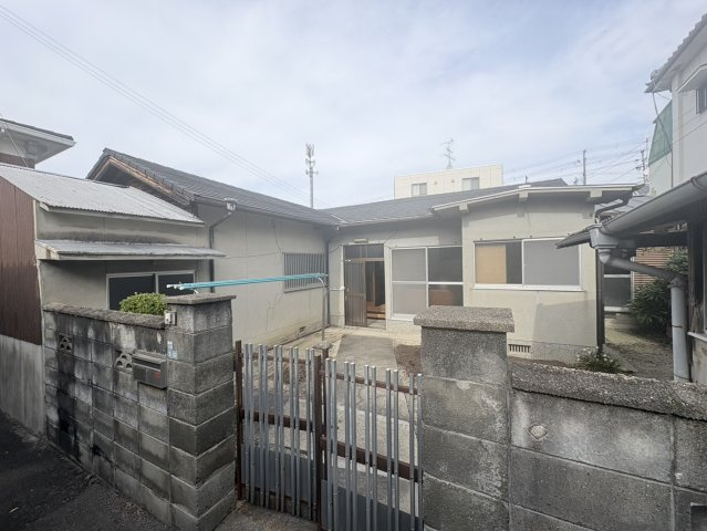 和泉市尾井町２丁目の一戸建て