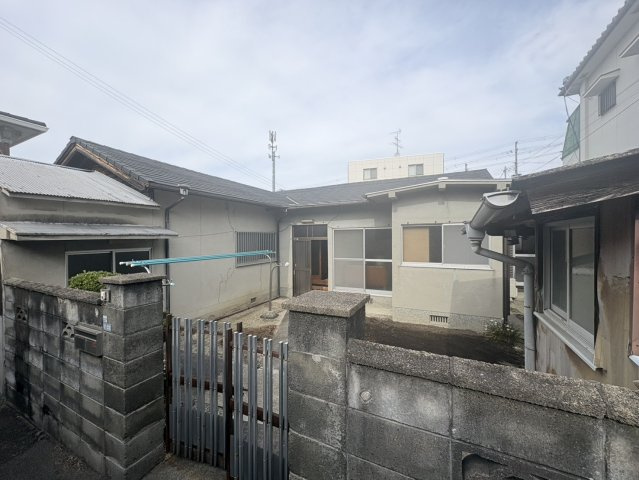 和泉市尾井町２丁目の一戸建ての外観|外観は落ち着いています