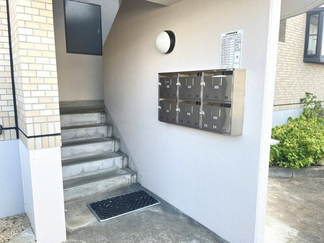 パウゼ・西のエントランス