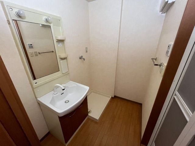 リープクレセントの洗面所