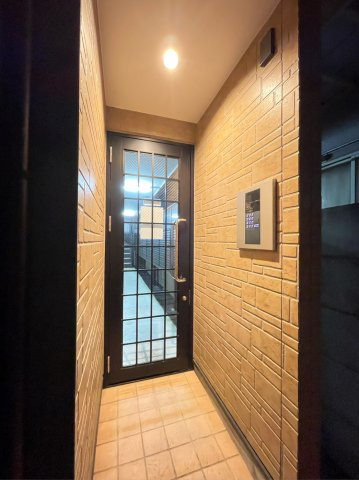 アーバンプレイス高円寺南Bのエントランス