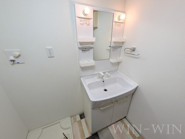 クレール 弐番館の独立洗面台