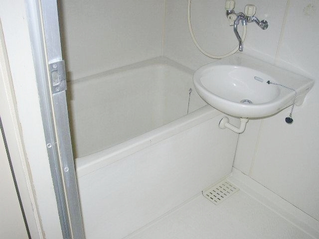 エステートピア上青木の浴室|※別室参考写真です