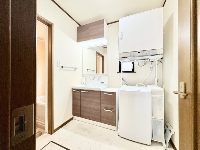売中古戸建　中央区安新町の独立洗面台|2018年にガス乾燥機（乾太くん）設置。乾燥機はそのまま残します！是非ご使用ください♪