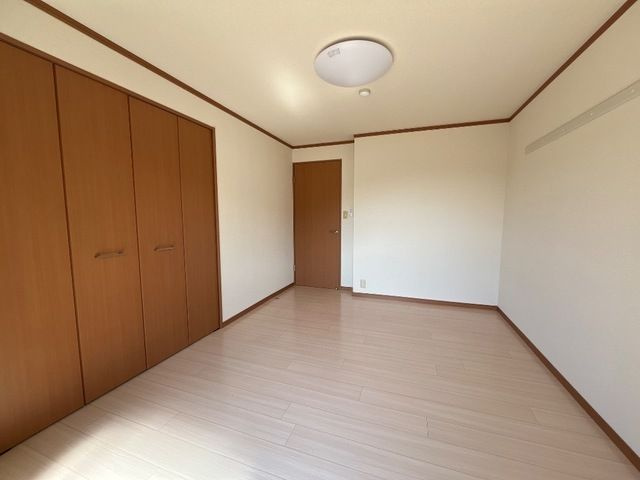 ブルーダイヤモンドの洋室