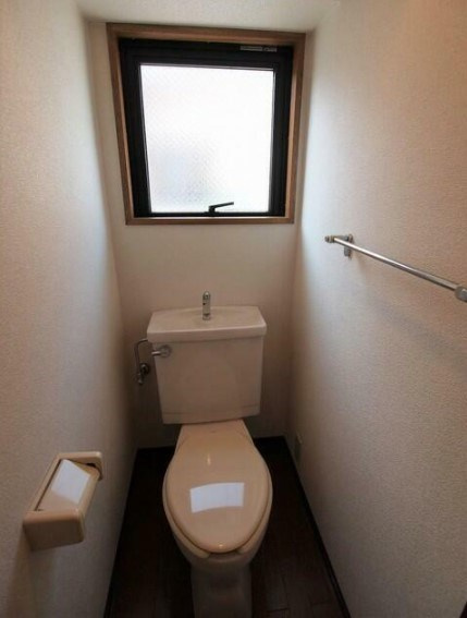 杉並区堀ノ内３丁目の賃貸マンションのトイレ