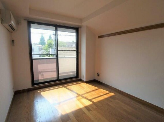 杉並区堀ノ内３丁目の賃貸マンションの居間・リビング