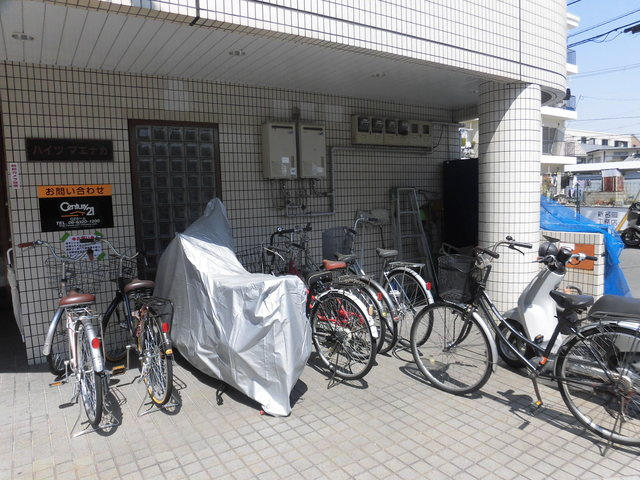 【駐車場】 | 建物下の駐輪場です。