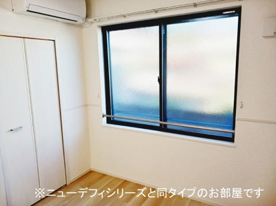 【その他】 | グラースソレイユ | 使い勝手のいい洋室です