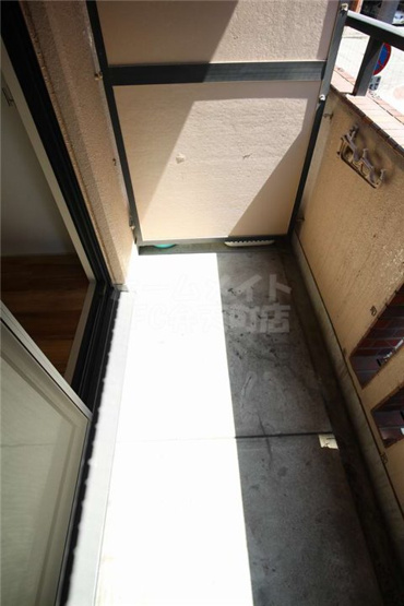 【バルコニー】 | お洗濯にも便利なバルコニー付き