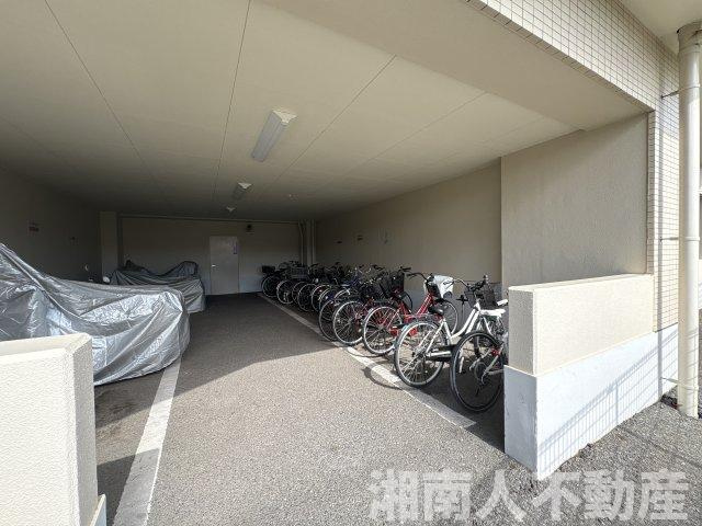 ナイスアーバン平塚総合公園の駐輪場