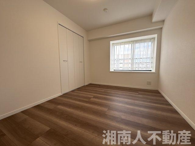 ナイスアーバン平塚総合公園の洋室|広々とした洋室です