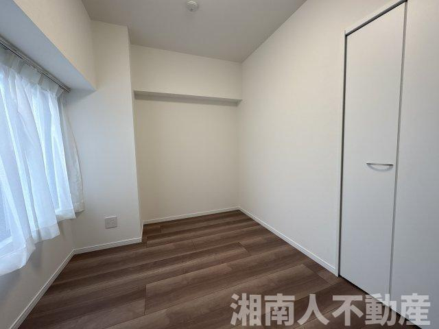 ナイスアーバン平塚総合公園の洋室|明るい洋室です