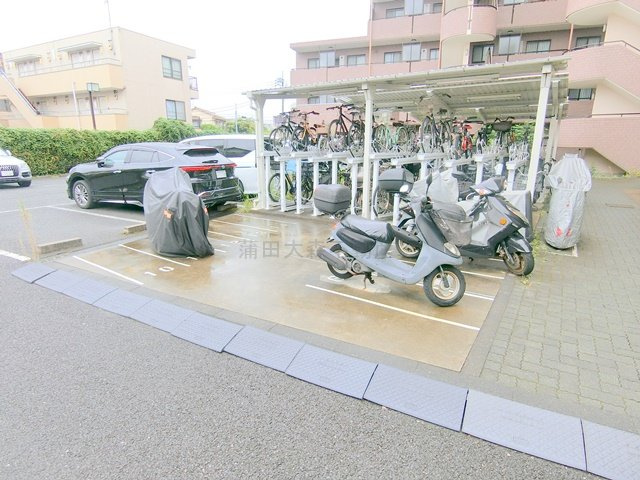 KDXレジデンス東雪谷のその他共用部分|屋根付き駐輪場