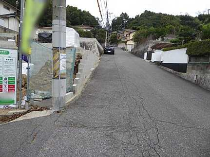 広島市安佐北区可部６丁目　新築一戸建て(全2棟)の前面道路含む現地写真