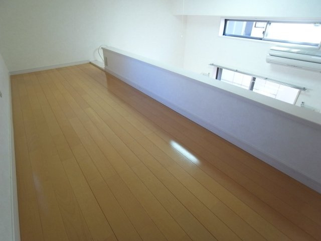 ハピネス上中里の洋室