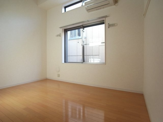 ハピネス上中里の寝室