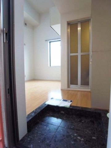 ハピネス上中里の玄関