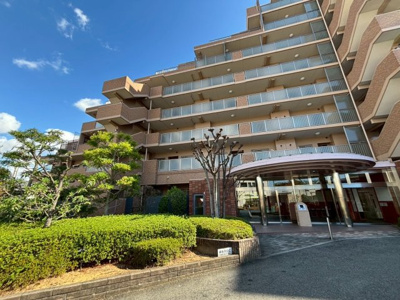 【外観】 | ソフィア泉ヶ丘パークヴェール | 【令和７年１２月リフォーム完了予定】
綺麗なお家で気持ちのいい新生活をここで始めませんか♪
資料請求だけでもお気軽にお問い合わせください！