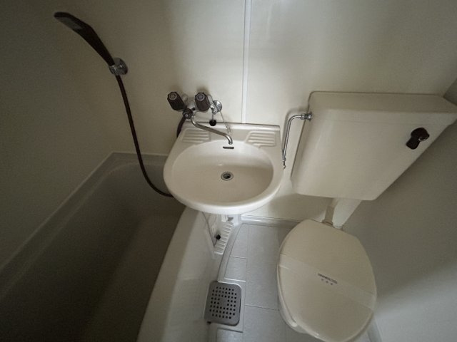 S・FLATの洗面所|明るい洗面所です