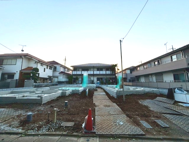 練馬区富士見台3丁目　新築戸建　全3棟の前面道路含む現地写真|2025.11.07撮影

現地ご見学希望・資料請求などお気軽にお問い合わせ下さい！
03-5990-5201