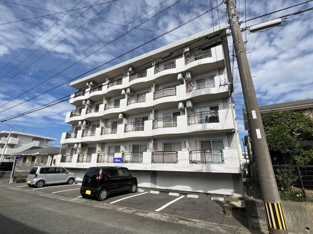 マンションカミュの外観