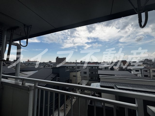 PALMIZIO花園Ⅰのバルコニー|外からの目が気にならないバルコニーで洗濯物が干せます