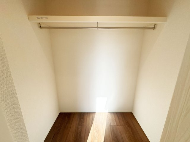 【収納】 | 富士見市水子　新築一戸建住宅　全6棟　(ふじみ野店) | 収納力のあるウォークインクローゼット付き。居室スペースが広々有効に使えます。