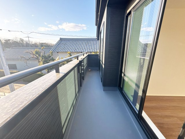 【バルコニー】 | 富士見市水子　新築一戸建住宅　全6棟　(ふじみ野店) | 陽当り良好の南西向きバルコニーです。