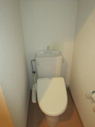 中野区大和町１丁目のアパートのトイレ