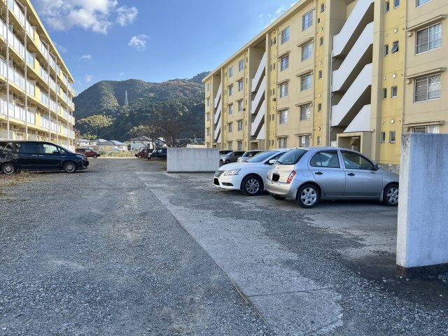 80Hills八代Ⅱの駐車場