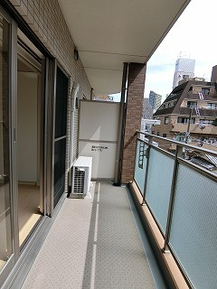 【バルコニー】 | サンソフィア蔵前 | 開放的で明るい空間を演出してくれるバルコニーです