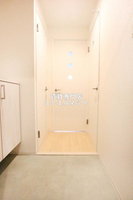 【玄関】 | プロスパー江坂479 | 住まいの顔ともなる玄関